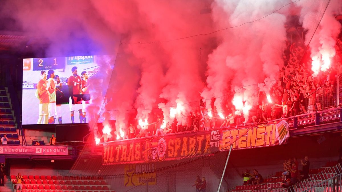Fanoušci Sparty rasisticky uráželi hráče Plzně, Costa se za ně omlouval